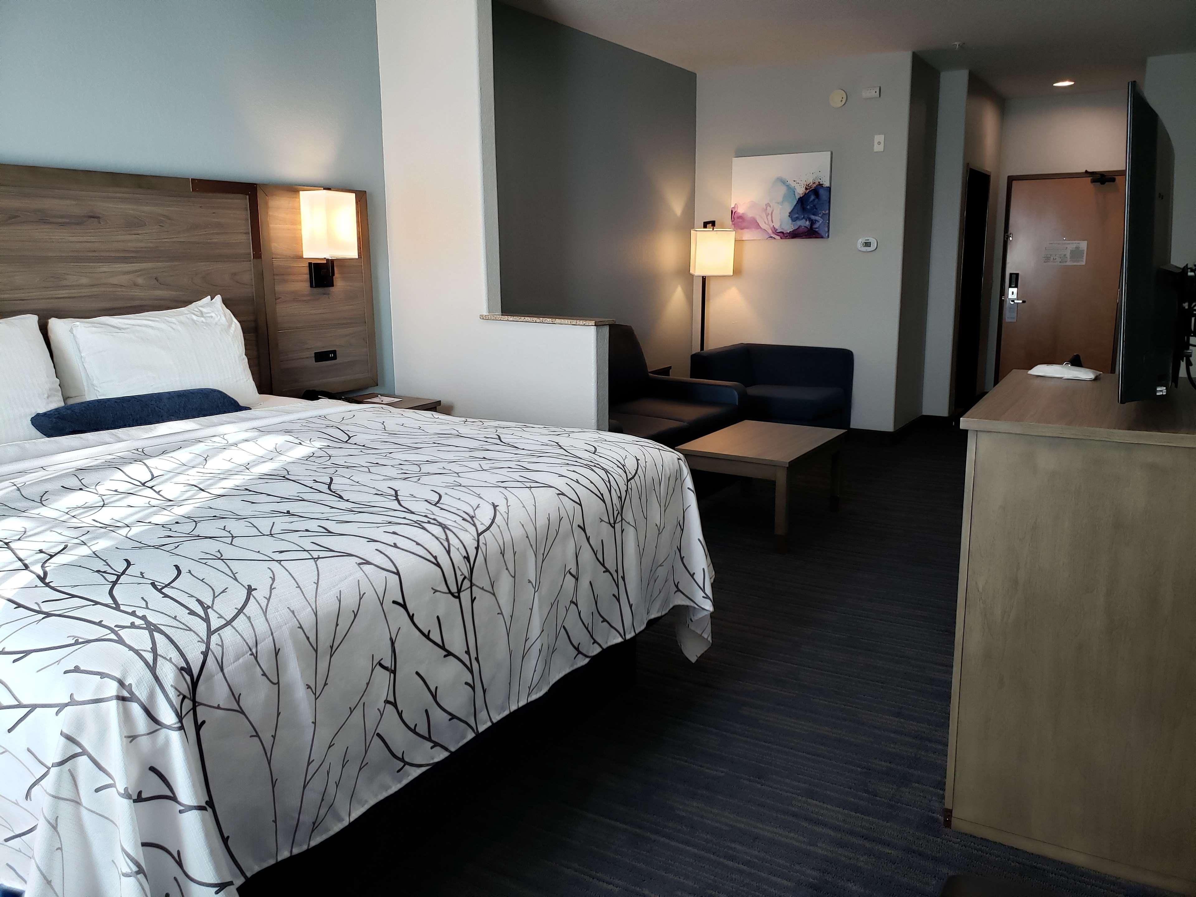 Best Western Plus San Antonio East Inn & Suites Exterior photo